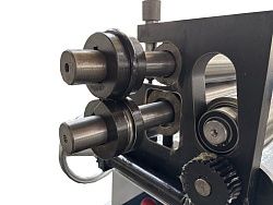 Вальцовочный станок с электроприводом W11G 1.5x1300 Вальцовочный станок с электроприводом W11G 1.5x1300